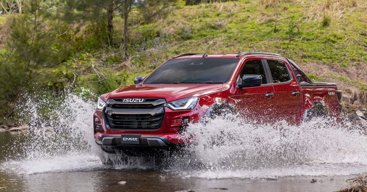 2023 Isuzu D Max X Terrain 4x4 in Magnetic Red Mica 3