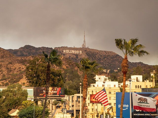 Fire Errupts Hollywood Hills Jan 8 2025 Gettyimages 640x480