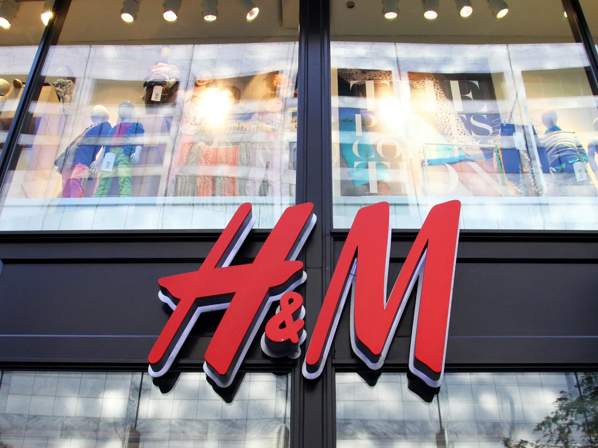 យីហោលំដាប់ពិភពលោក H&M បញ្ឈប់ការបញ្ជាទិញសម្លៀកបំពាក់ពីមីយ៉ាន់ម៉ាហើយ ...