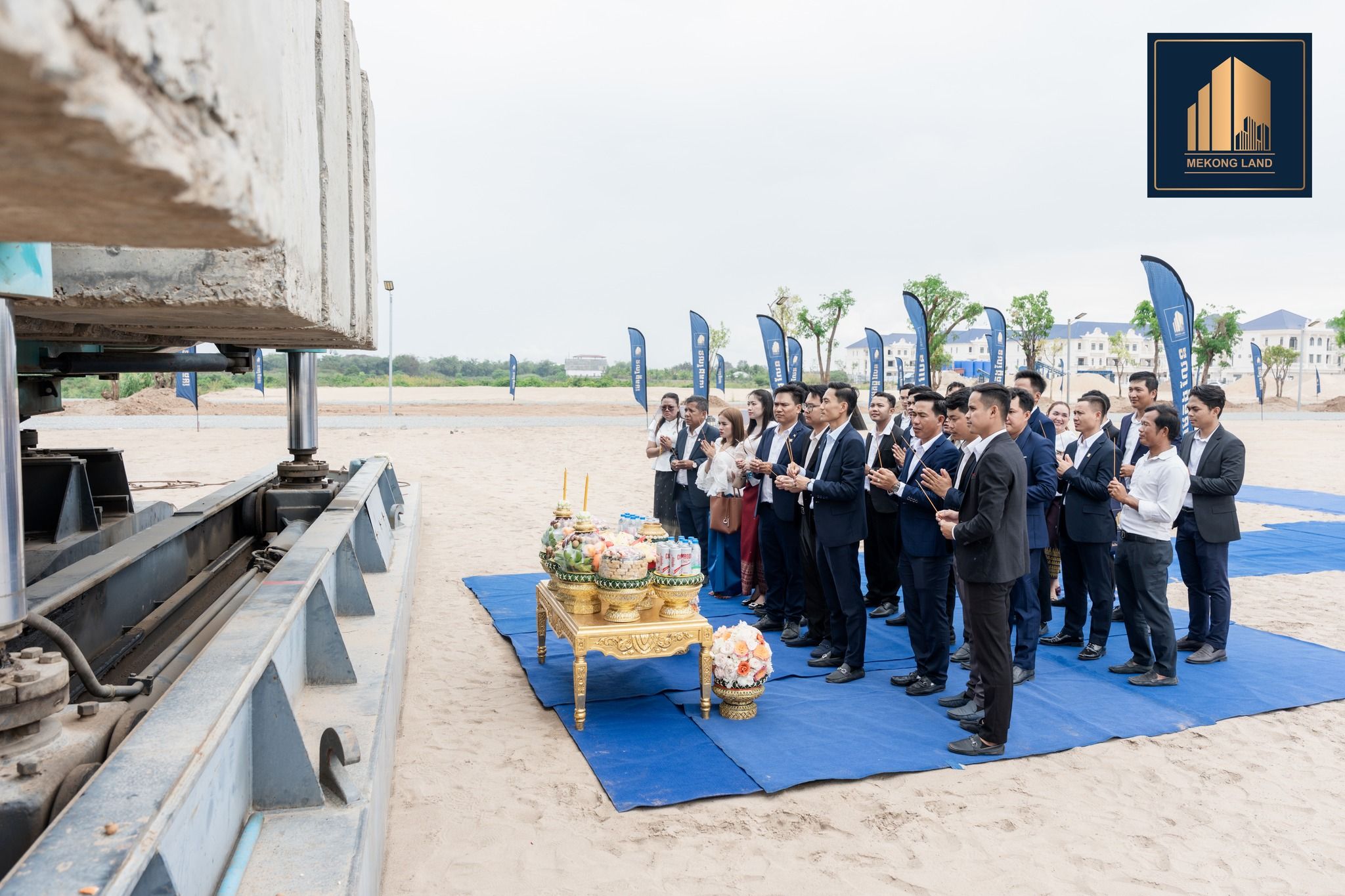 644355806 923643876708167 3816849563755653636 N