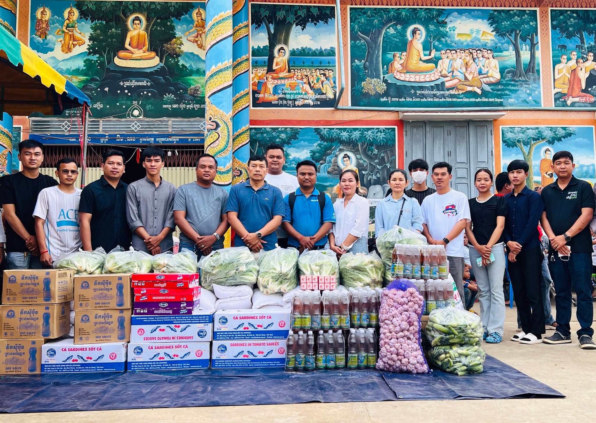 ការប្រគល់អំណោយជូនជំរុំជនភៀសសឹកតាមវត្តអារាម