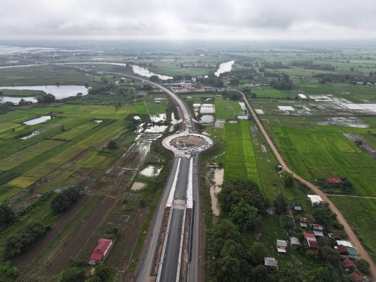 645548852 26478218001775644 6195431906741467433 N