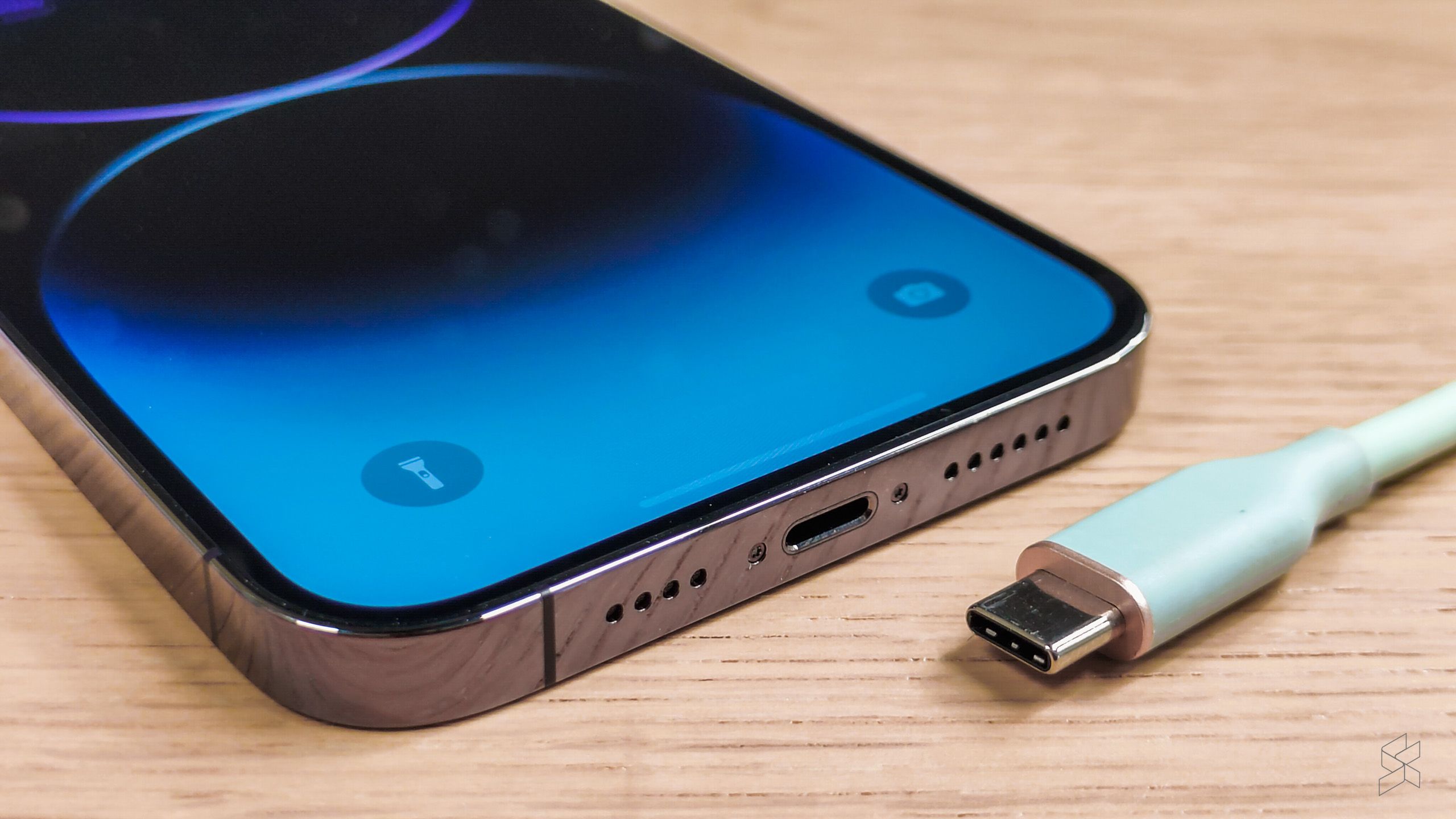 221005 I Phone Lightning USB C 1