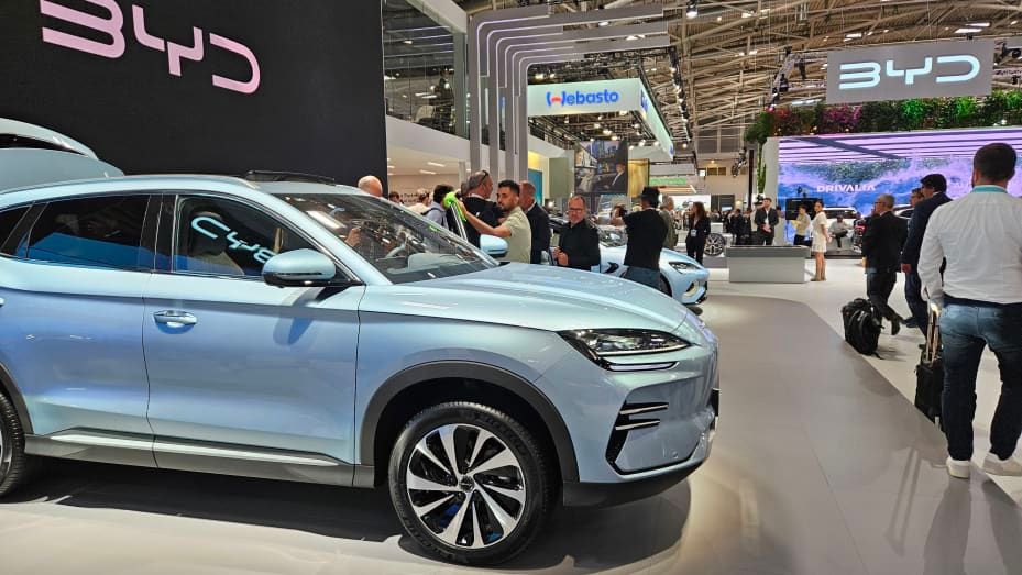 107295494 1693834320048 Byd Stand