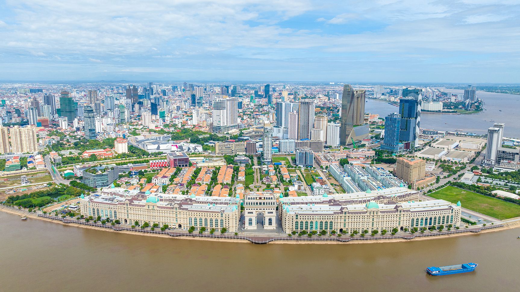 658d40d7425f865ce33a6877 the Elysee2