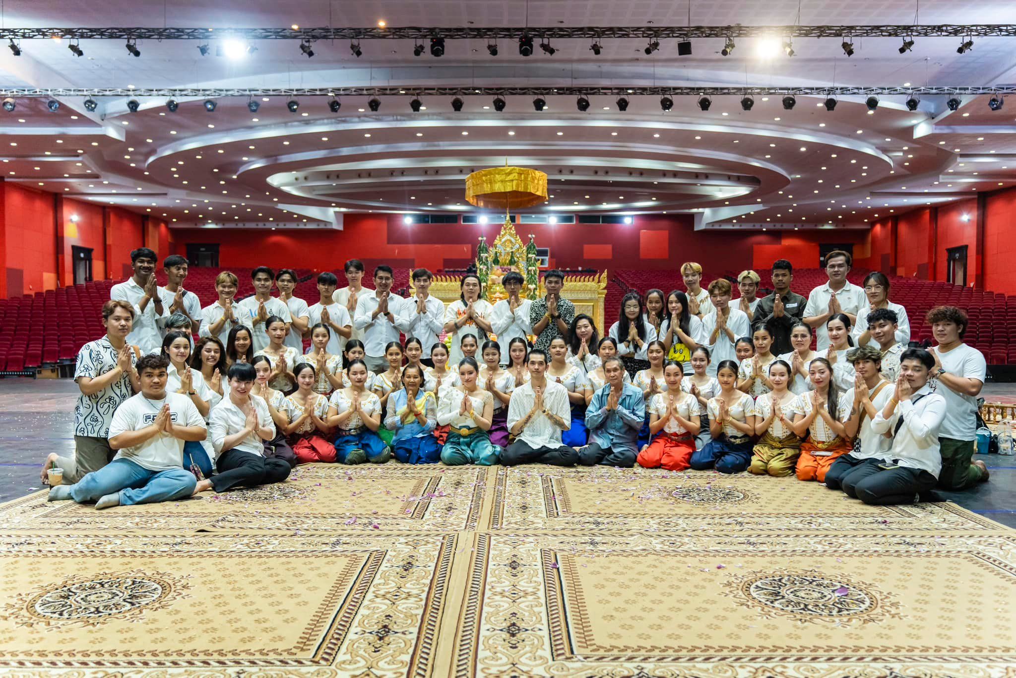លលលក
