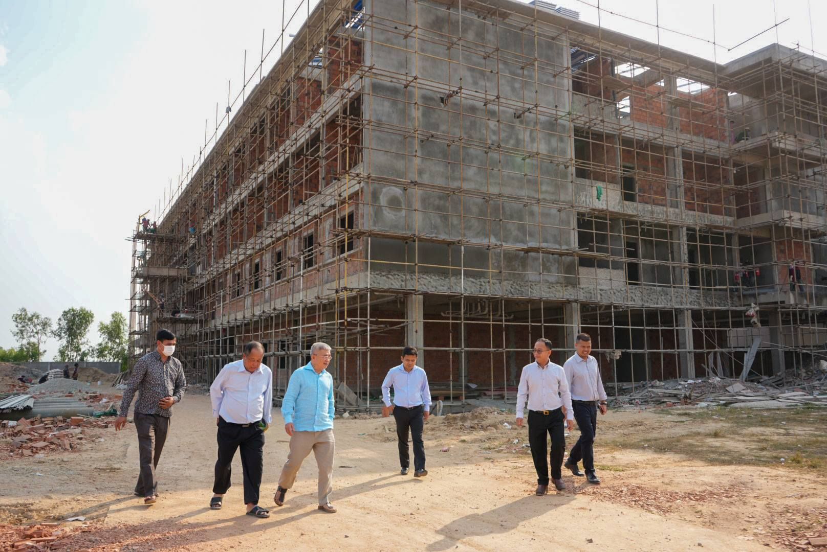 622595775 122254198868248245 7439324766837648966 N