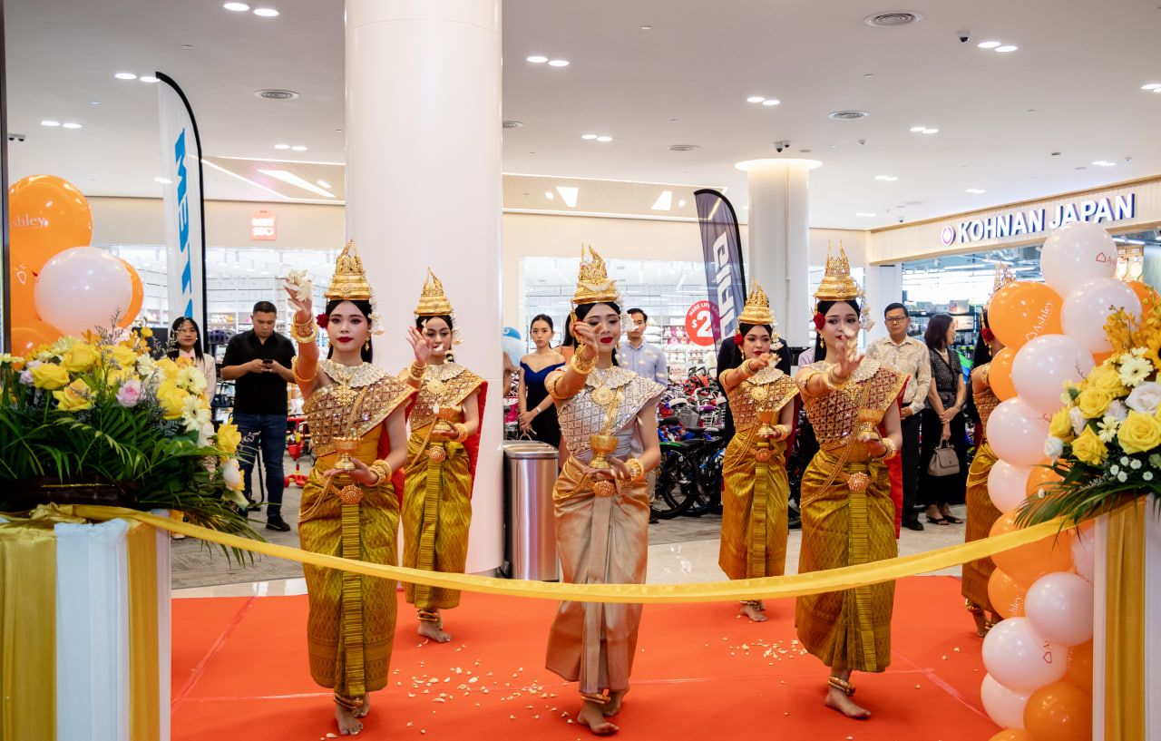 Ashley Furniture គ្រឿងសង្ហារិមម៉ាកល្បីលក់ដាច់លេខ១នៅអាមេរិក