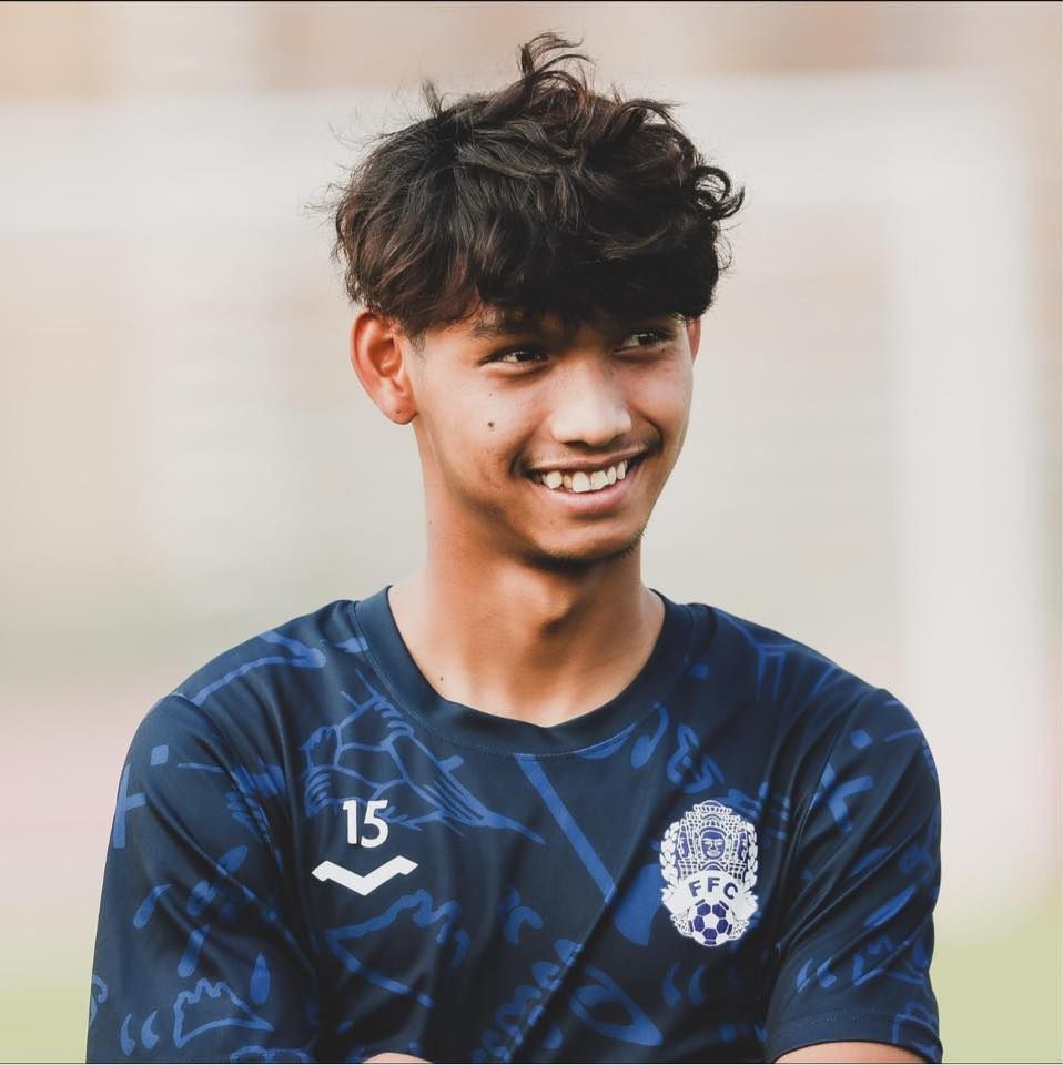 ដ