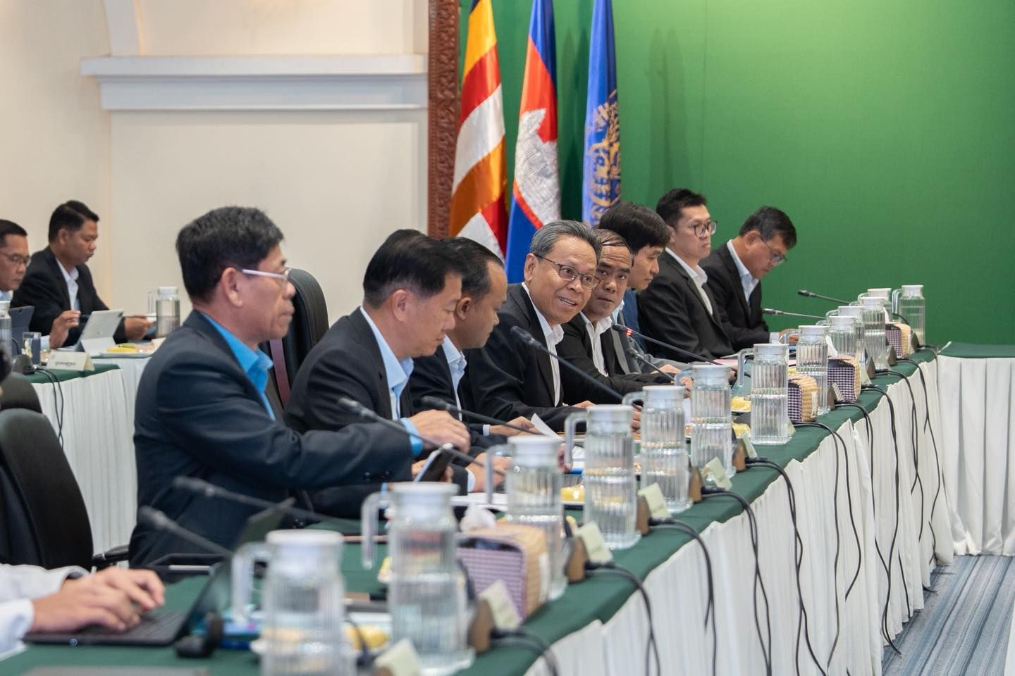 616827394 122153612756823197 8373194812353542484 N