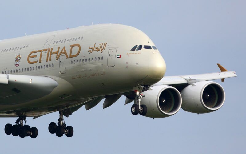 Etihad Airways Airbus A380 A6 Apg Landing at London Heathrow Airport Lhr 800x500