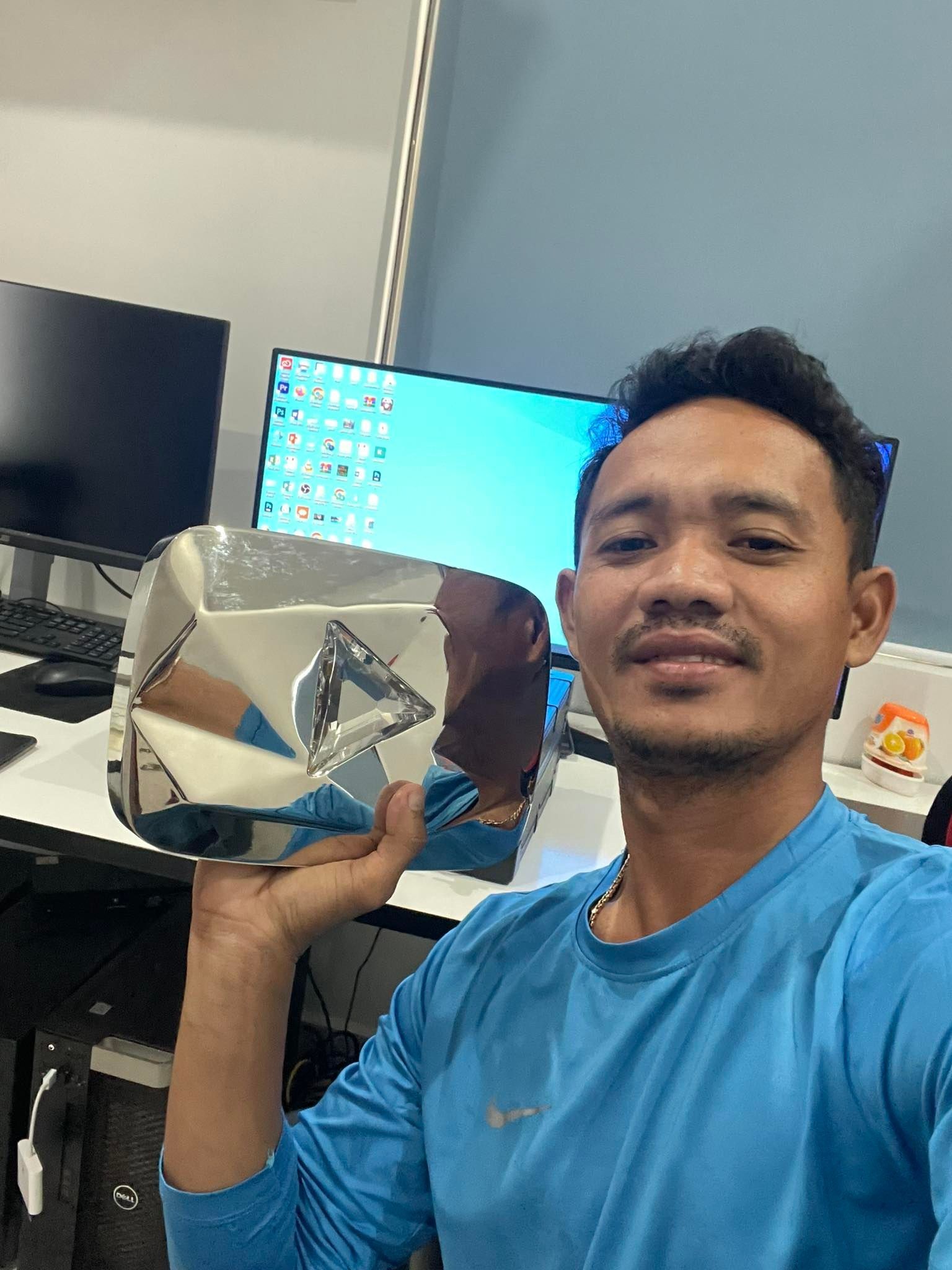 318027978 854495779036461 8622678934916580352 N