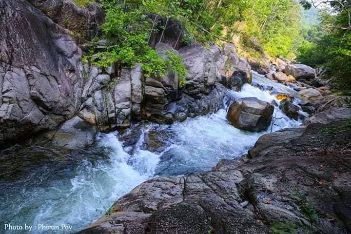 ទឹក ធ្លាក់ច្រកល្អៀង 2