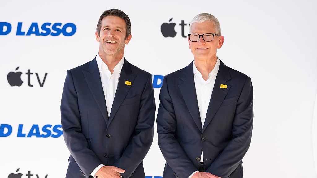 After 15 Years the Tim Cook Era at Apple Ends This Week 19dv